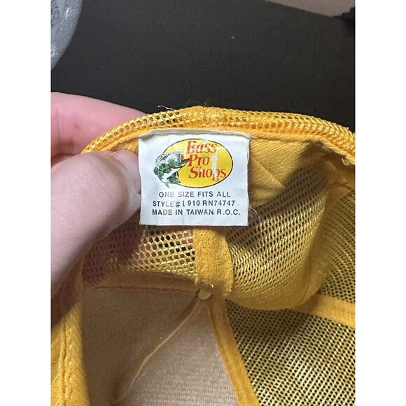 Vintage 80’s Bass Pro Shops Yellow Trucker Hat - Picture 4 of 5